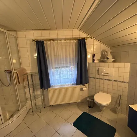 Eifelruhe 2 - Komfortable Ferienunterkunft Fuer Bis Zu 10 Gaeste Mit 4 Schlafzimmern, Grosser Kueche Und Genug Parkplaetzen - Ideal Fuer Gruppen Und Familien, Hunde Zulaessig Дом отдыха