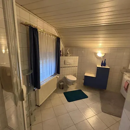Eifelruhe 2 - Komfortable Ferienunterkunft Fuer Bis Zu 10 Gaeste Mit 4 Schlafzimmern, Grosser Kueche Und Genug Parkplaetzen - Ideal Fuer Gruppen Und Familien, Hunde Zulaessig Дом отдыха Losheim (Euskirchen)