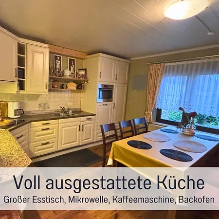 Eifelruhe 2 - Komfortable Ferienunterkunft Für Bis Zu 10 Gäste Mit 4 Schlafzimmern, Großer Küche Und Genug Parkplätzen - Ideal Für Gruppen Und Familien, Hunde Zulässig