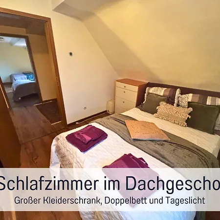 Eifelruhe 2 - Komfortable Ferienunterkunft Für Bis Zu 10 Gäste Mit 4 Schlafzimmern, Großer Küche Und Genug Parkplätzen - Ideal Für Gruppen Und Familien, Hunde Zulässig *